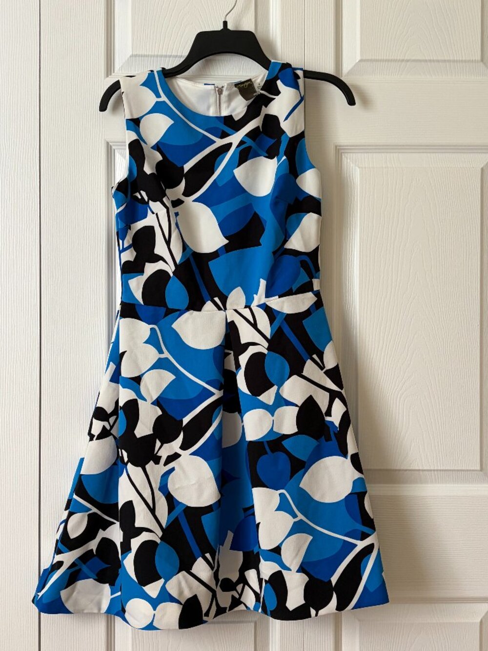 Taylor Bold Leaf Print Fit and Flare Dress